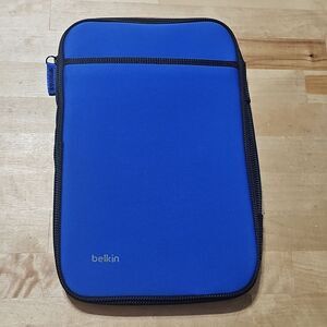 Belkin Blue Neoprene Tablet Sleeve Case 13x8 Fleece Lined Pocket Handle